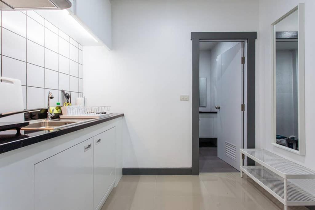 P4 Silom Large 2Beds Full Kitchen Wifi 4-6Pax Apartman Bangkok Kültér fotó